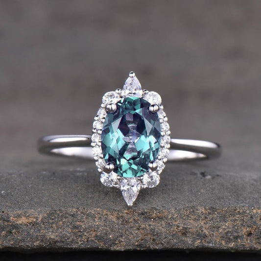 14K/18K Oval Cut Vintage Alexandrite Engagement Ring White Gold