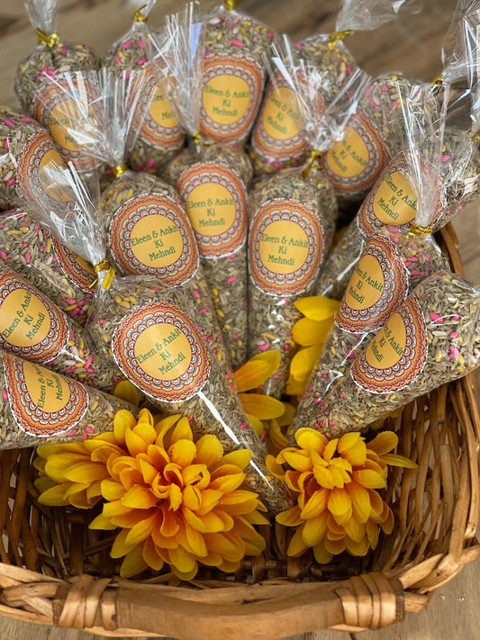 Desi wedding favors / sonf cones / fennel cones / mehndi favors (set of 10)