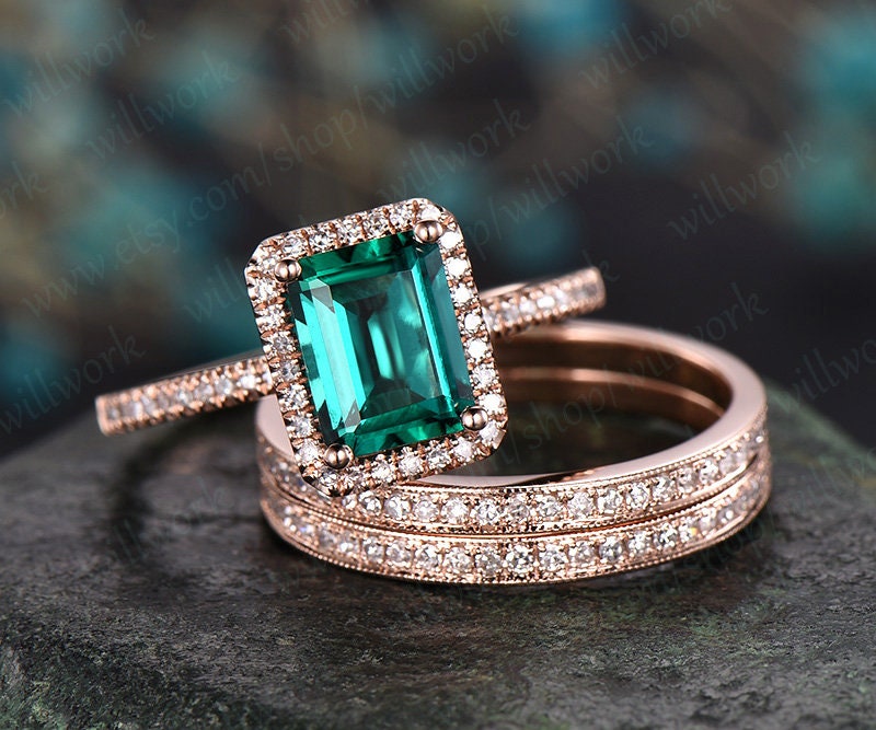 3pcs Diamond Halo Ring Emerald Cut Emerald Engagement Ring Set Rose Gold May Birthstone Stacking Vintage Unique Bridal Wedding Ring Set Gift