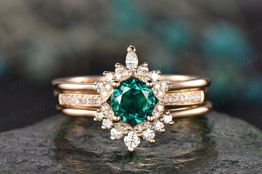 3pcs Emerald Engagement Ring Set Yellow Gold May Birthstone Matching Flower Crown Diamond Halo Ring Moissanite Wedding Bridal Ring Band Set