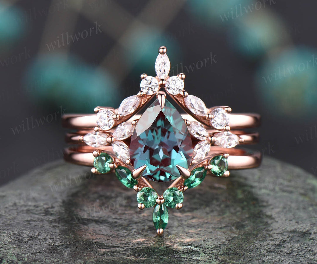 2pcs Alexandrite Engagement Ring Set Vintage Marquise Emerald Moissanite Ring For Women Rose Gold Ring Dainty Jewelry Wedding Ring Set Gift