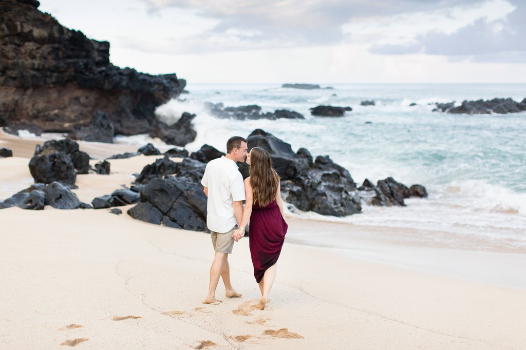 Laura in Honolulu: Proposal / Engagement Photography