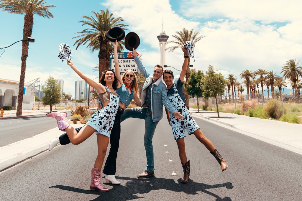 Viktoria in Las Vegas: Proposal / Engagement Photography