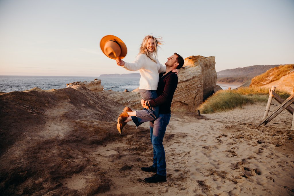 Portland, Oregon: Proposal / Engagement Photography