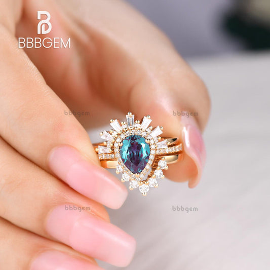 3pcs Pear Shaped Alexandrite Vintage Engagement Ring Wedding Set